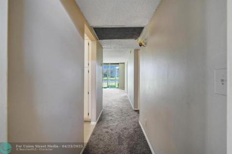 9440 Poinciana Place Davie FL 33324