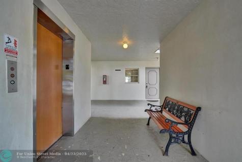 9440 Poinciana Place Davie FL 33324