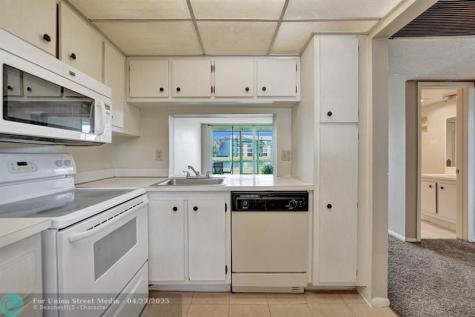 9440 Poinciana Place Davie FL 33324