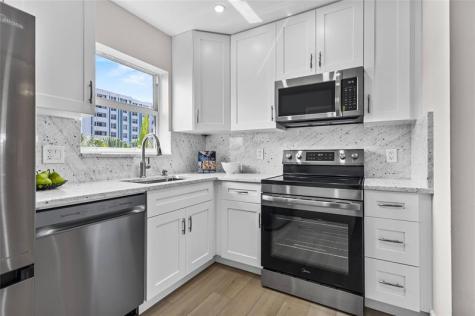 3216 SE 8th Street Pompano Beach FL 33062