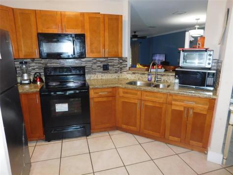 1106 SW 44th Way Deerfield Beach FL 33442