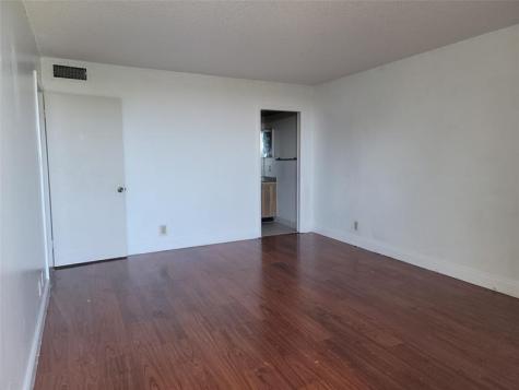 3121 NW 47th Terrace Lauderdale Lakes FL 33319