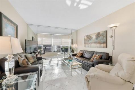 2900 NW 47th Terrace Lauderdale Lakes FL 33313