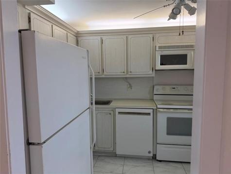 1537 E Hillsboro Boulevard Deerfield Beach FL 33441