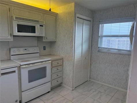 1537 E Hillsboro Boulevard Deerfield Beach FL 33441