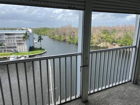 1537 E Hillsboro Boulevard Deerfield Beach FL 33441