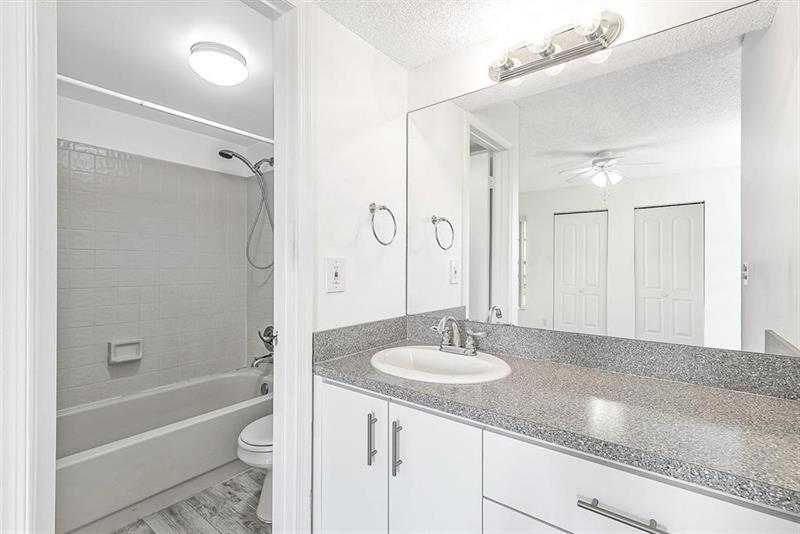 911 Twin Lakes Drive Coral Springs FL 33071