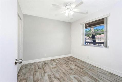 911 Twin Lakes Drive Coral Springs FL 33071