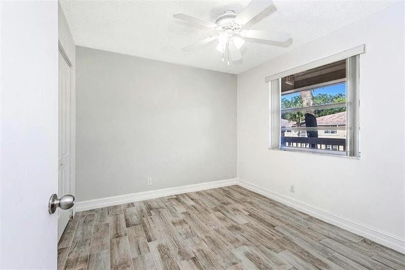 911 Twin Lakes Drive Coral Springs FL 33071