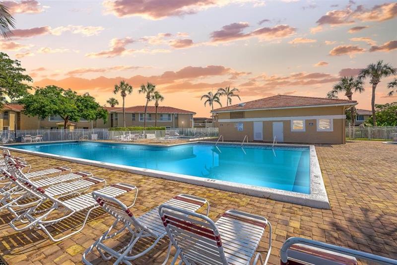 911 Twin Lakes Drive Coral Springs FL 33071