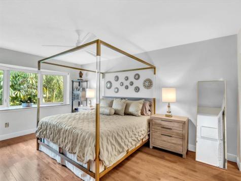 5 Middlesex Drive Wilton Manors FL 33305