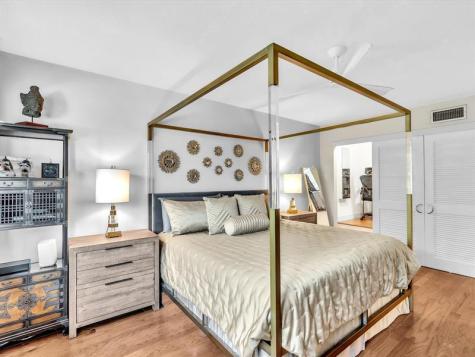 5 Middlesex Drive Wilton Manors FL 33305