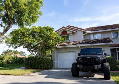 7326 Pinewalk Drive Pompano Beach FL 33063