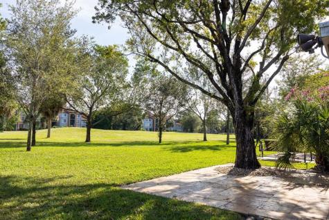 7326 Pinewalk Drive Pompano Beach FL 33063