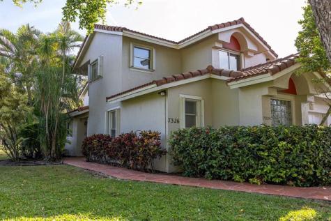 7326 Pinewalk Drive Pompano Beach FL 33063