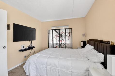 310 Knotty Pine Circle Greenacres FL 33463