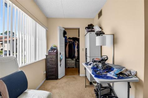 310 Knotty Pine Circle Greenacres FL 33463