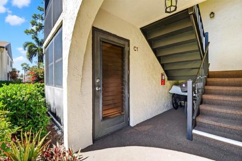 310 Knotty Pine Circle Greenacres FL 33463