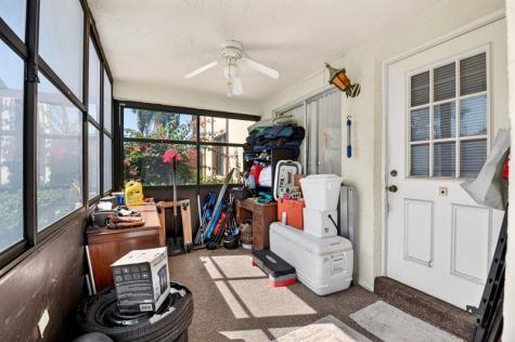 310 Knotty Pine Circle Greenacres FL 33463