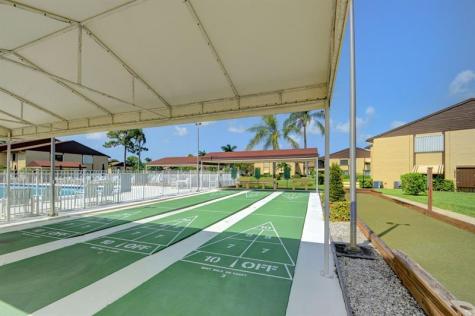 310 Knotty Pine Circle Greenacres FL 33463