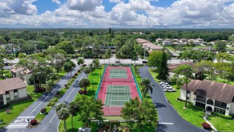 310 Knotty Pine Circle Greenacres FL 33463
