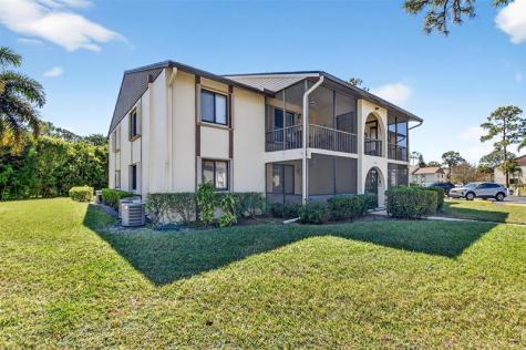310 Knotty Pine Circle Greenacres FL 33463