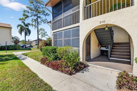310 Knotty Pine Circle Greenacres FL 33463