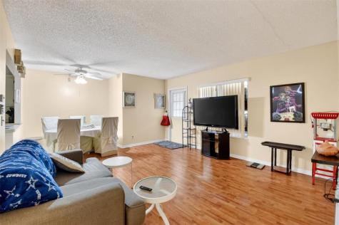 310 Knotty Pine Circle Greenacres FL 33463