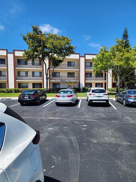 9655 N Belfort Circle Tamarac FL 33321