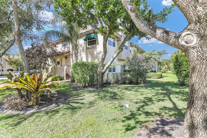 6693 Via Regina Boca Raton FL 33433