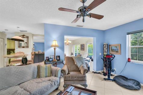 6693 Via Regina Boca Raton FL 33433