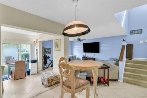 6693 Via Regina Boca Raton FL 33433