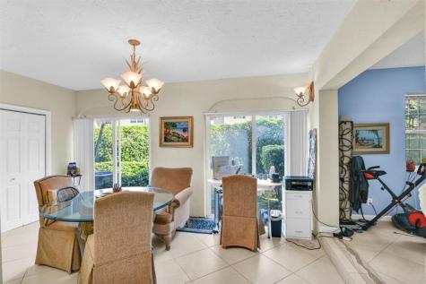 6693 Via Regina Boca Raton FL 33433