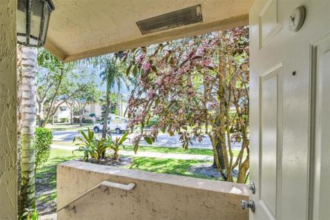 6693 Via Regina Boca Raton FL 33433