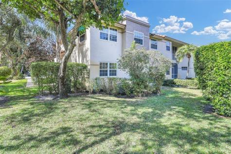 6693 Via Regina Boca Raton FL 33433