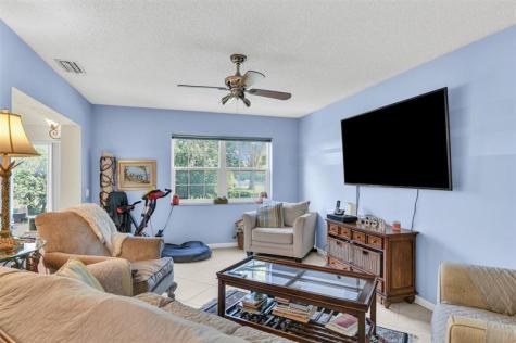 6693 Via Regina Boca Raton FL 33433