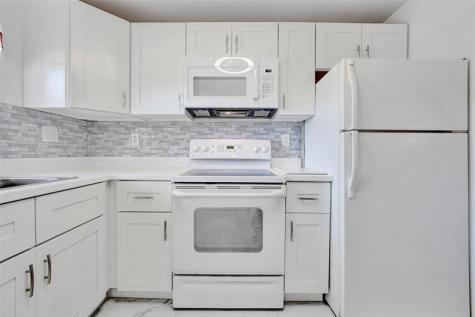 9421 Sunrise Lakes Boulevard Sunrise FL 33322