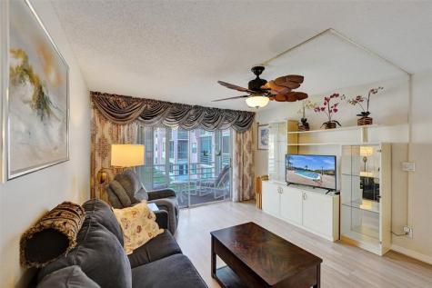 9421 Sunrise Lakes Boulevard Sunrise FL 33322
