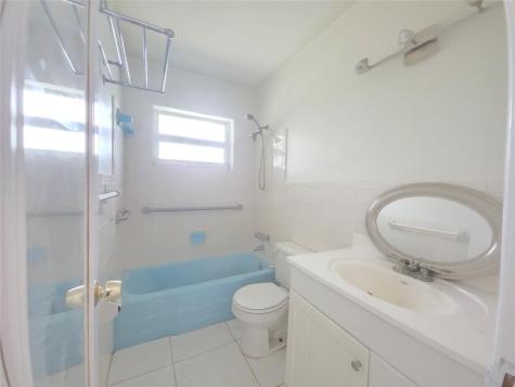 2131 NE 42nd Court Lighthouse Point FL 33064