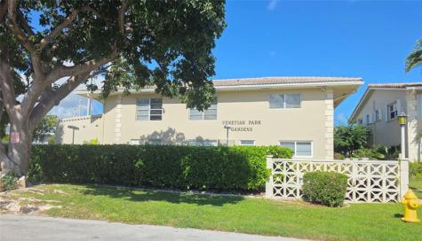 2131 NE 42nd Court Lighthouse Point FL 33064