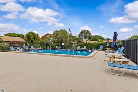 503 SE 5th Circle Boynton Beach FL 33435