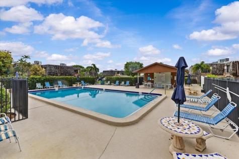 503 SE 5th Circle Boynton Beach FL 33435