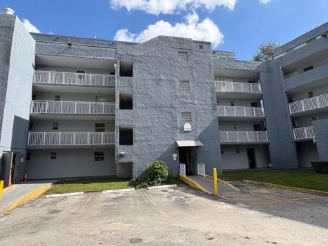 9359 Fontainebleau Boulevard Miami FL 33172