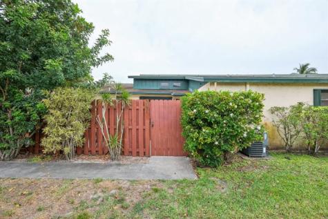 1091 Manor Drive Palm Springs FL 33461