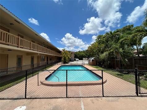 8704 NW 35th Street Coral Springs FL 33065