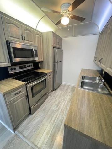 2075 E Cornwall D Boca Raton FL 33434
