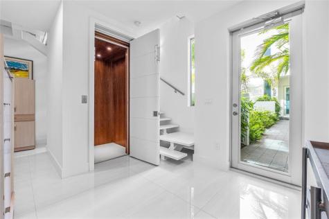 244 Garden Court Lauderdale By The Sea FL 33308