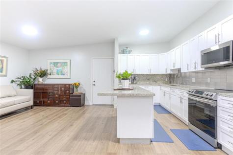 10675 W Clairmont Circle Fort Lauderdale FL 33321