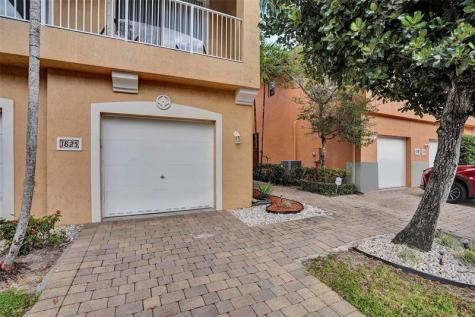 1825 Sonrisa Drive Riviera Beach FL 33404