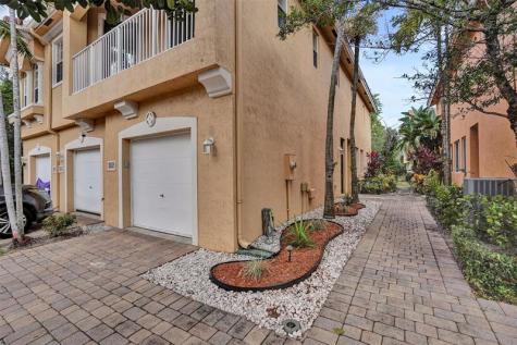 1825 Sonrisa Drive Riviera Beach FL 33404